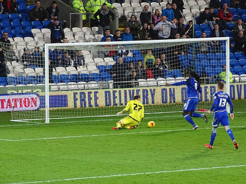None of our goals exactly ripped into the net last night, but they all count the same I suppose. Kenwyne Jones' first goal was bundled in at the second attempt and it out us 2-0 ahead - I've heard that that can be a dangerous scoreline for the team in front, but for Cardiff City, it's positively lethal!* 